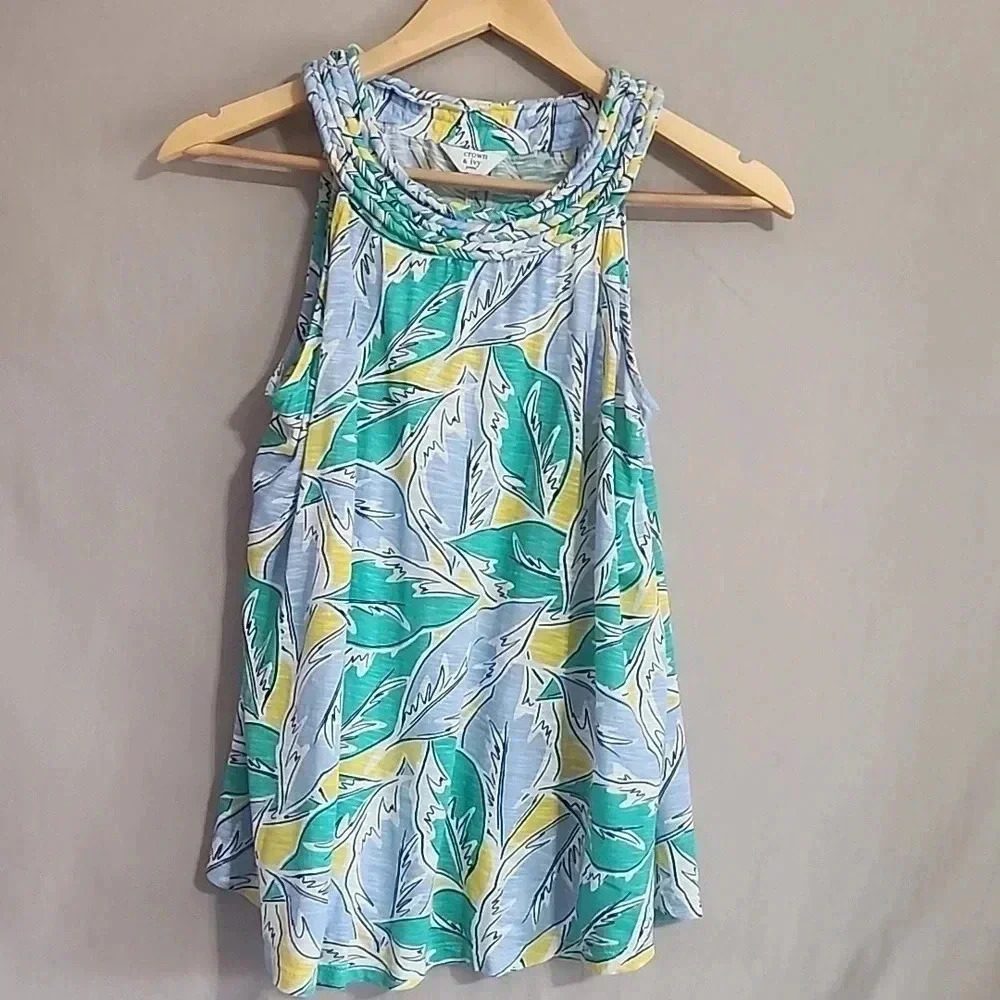 Crown & Ivy Petite Large Sleeveless Braided Neck Leaf Print Tank Top Blue Green
